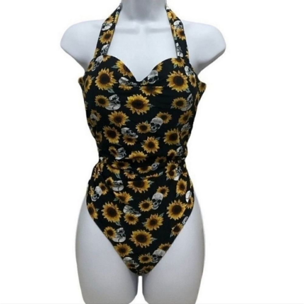 Hot Topic Womens Goth Swimsuit Skulls & Sunflowers Print size M NWT